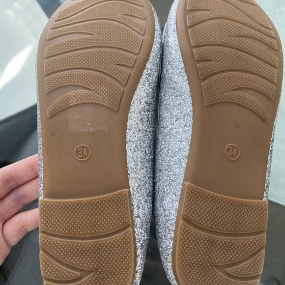 KIDS TAXI GIRL silver sparkly bow ballerina shoes - Picture 2 of 2